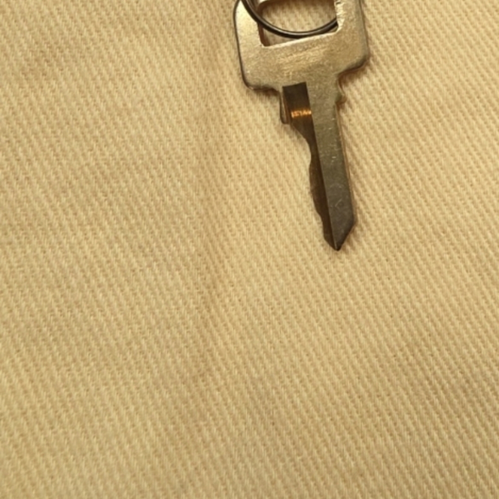 Louis Vuitton Padlock Key #318 - Picture 3 of 3